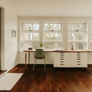 Home office: como acertar a altura da mesa e da cadeira